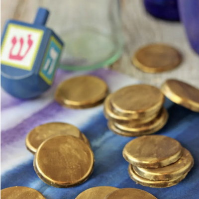 driedel and chocolate gelt coins