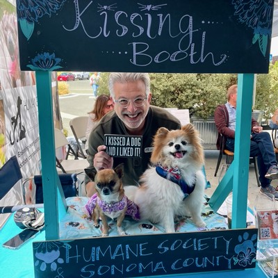 jeff-kissing-booth-humane-society-of-sonoma