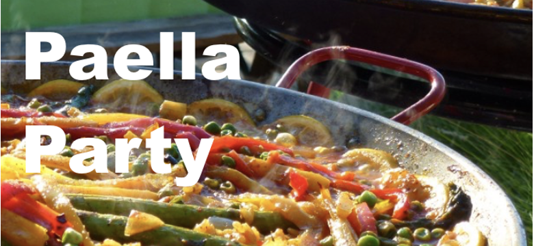 paella-cooking-in-a-paella -pan-for-winery-event
